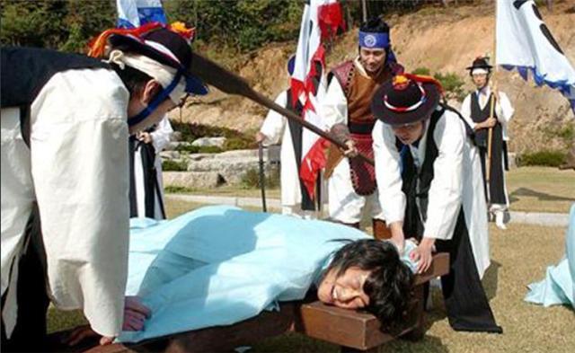 古代的杖刑有多残忍？疼不疼主要看“信号”，打二十杖都难扛下来