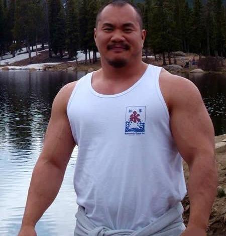 健身练肌肉，“大”就完事了，肌肉线条那是瘦出来的