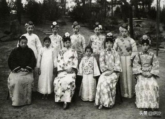 末代皇帝究竟有多少个女人？他最喜欢谁？1922年12月1日溥仪大婚