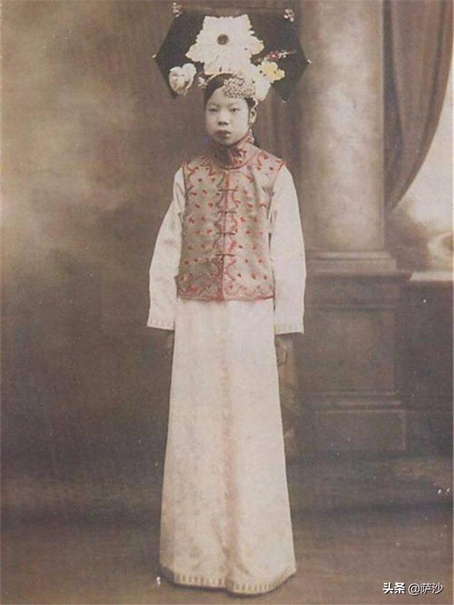 末代皇帝究竟有多少个女人？他最喜欢谁？1922年12月1日溥仪大婚