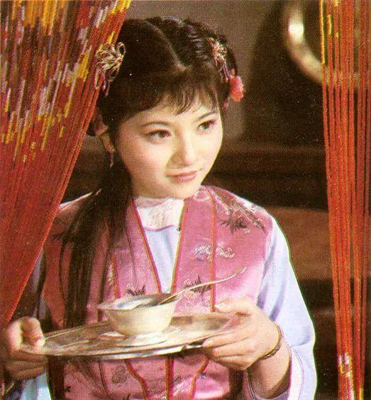 古代官宦富贾家，满院的丫鬟每天都在做什么？