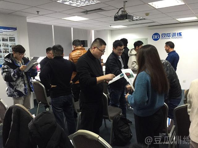 一句话使人跳，一句话使人笑