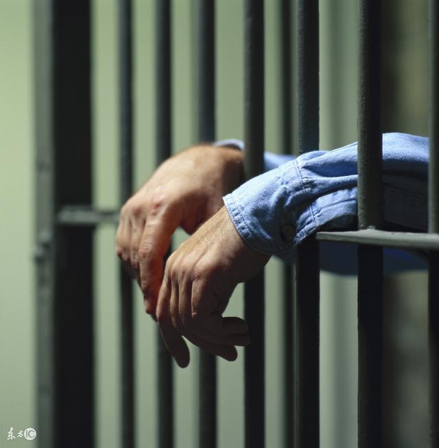 男子仕途甚好委以政职，@￥师傅说：你命无官运，且有牢狱缠身之灾