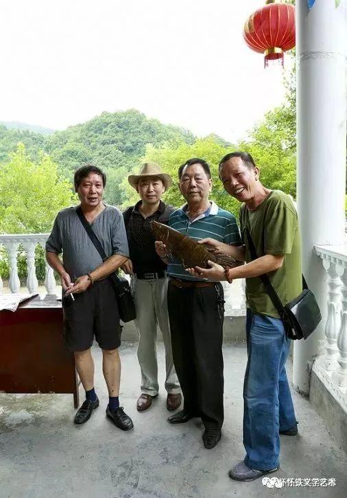 草帽哥“玩物有志”——记肖成传奇人生艺术收藏之路