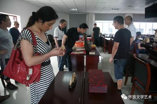 草帽哥“玩物有志”——记肖成传奇人生艺术收藏之路