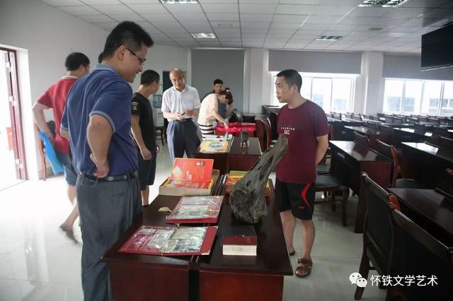 草帽哥“玩物有志”——记肖成传奇人生艺术收藏之路