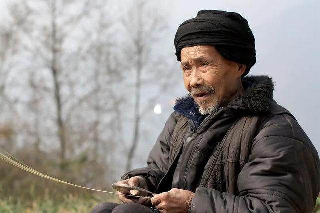 俗语“白虎盖青龙，代代有人穷”，啥意思？