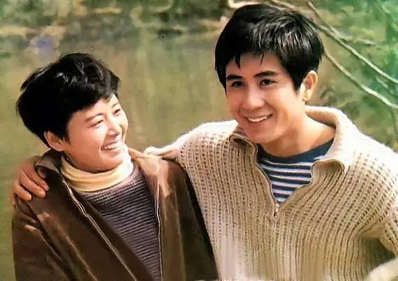 80年代父辈迷恋的“挂历女神”，有人曾被批捕，有人身家破亿