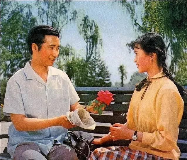80年代父辈迷恋的“挂历女神”，有人曾被批捕，有人身家破亿