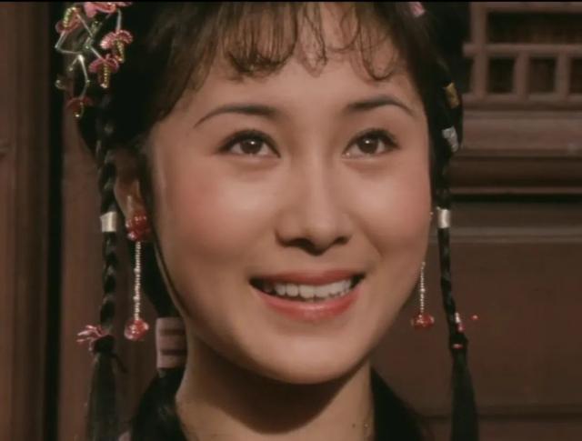 80年代父辈迷恋的“挂历女神”，有人曾被批捕，有人身家破亿