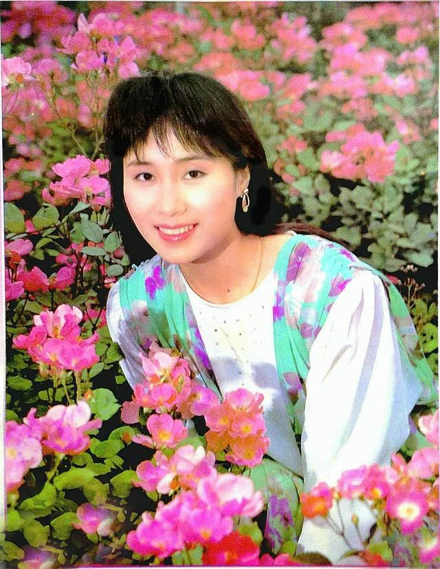 80年代父辈迷恋的“挂历女神”，有人曾被批捕，有人身家破亿