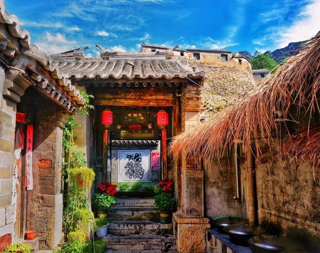 农村俗语“围墙大门忌高低，屋主减寿妻别离”，啥意思？在理吗？