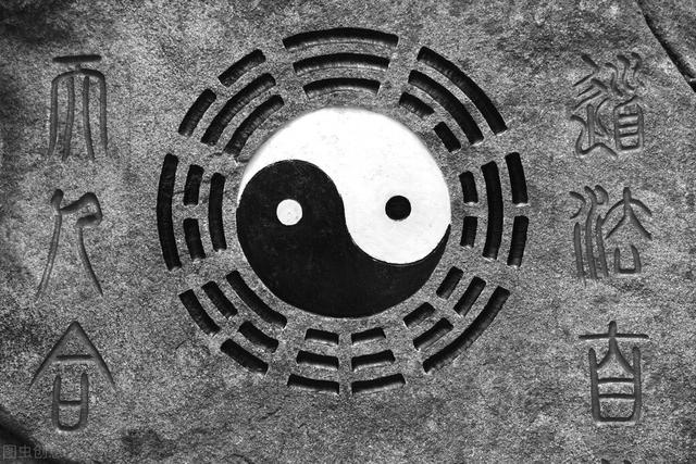 《周易》咸卦分析：西门庆为什么要先捏潘金莲的脚