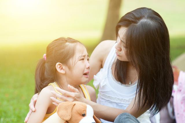 妈妈出生时姥姥大出血，@￥的说她命硬，姥姥家像送瘟神一样，把妈妈送给了一个没孩子的人家