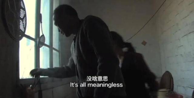 他，80岁，东北人，失业50年，只有在小女儿面前，他才卸下心防