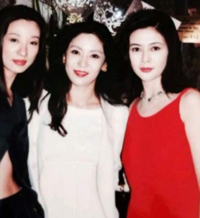七位逆天改命的女星：一位从老鸨变制片人，两位做过舞女