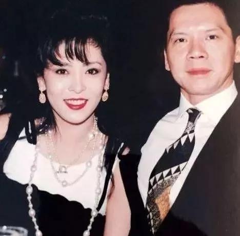七位逆天改命的女星：一位从老鸨变制片人，两位做过舞女