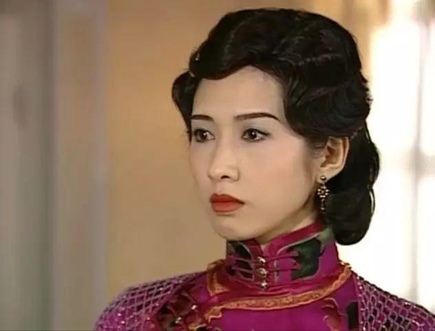 七位逆天改命的女星：一位从老鸨变制片人，两位做过舞女