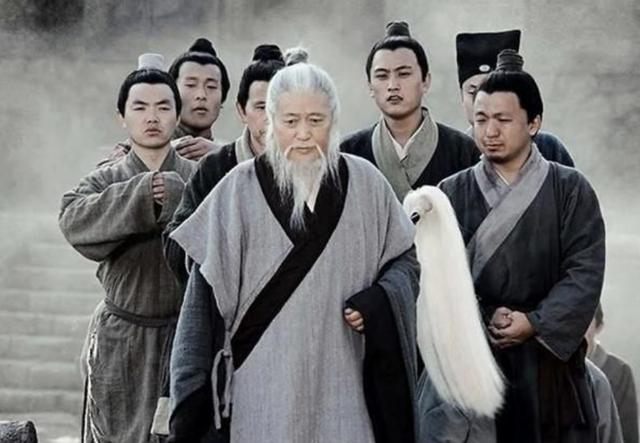 朱元璋上山祈雨，道长请女道姑来侍奉！第二日大怒：统统凌迟处死