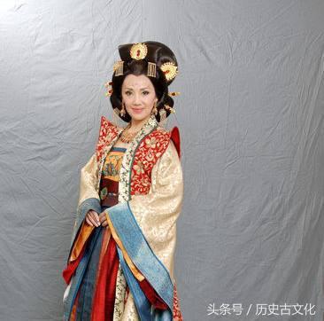 此女就一普通人，@￥先生却说：你定会怀上龙种，果真生了个明君