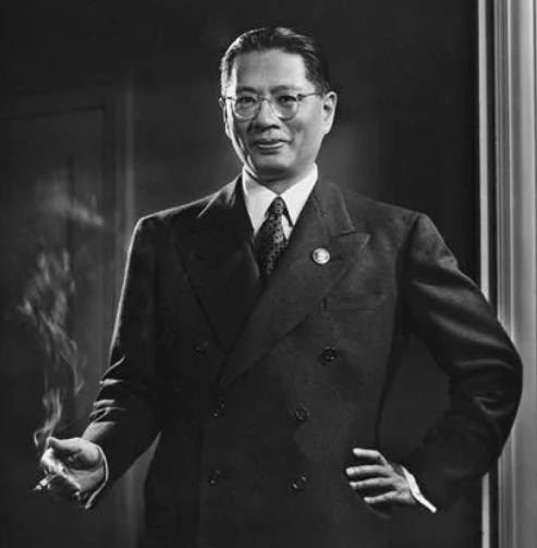 民国相士仇庆云@￥很准，为何算不出妻子会背叛？女助手讲出实情