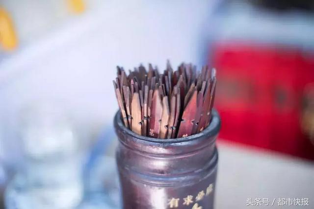 杭州一姑娘跟男友去合生辰，@￥的居然说出这种话！