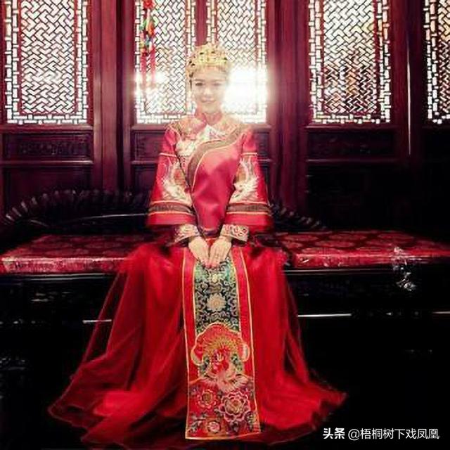 5角硬币在传统婚礼中的风俗功能，估计设计者也没有想到
