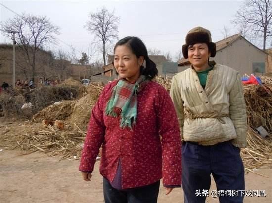 5角硬币在传统婚礼中的风俗功能，估计设计者也没有想到