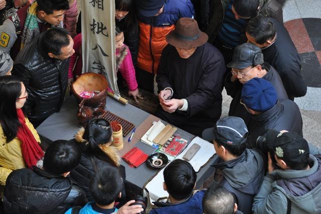 老话说得好：“穷@￥，富烧香”，你知道它后半句有什么深意么？