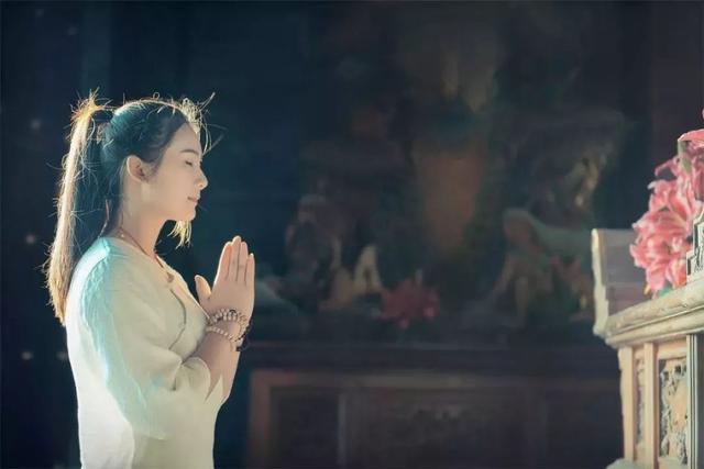 老话说得好：“穷@￥，富烧香”，你知道它后半句有什么深意么？