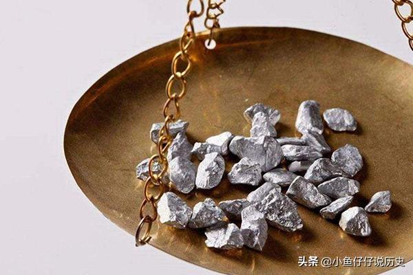 布商在路上遇见的衙役，竟是自己命中的贵人？这是为何