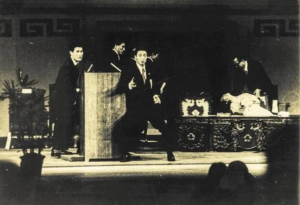 “您看这个面相，能当总统吗？”