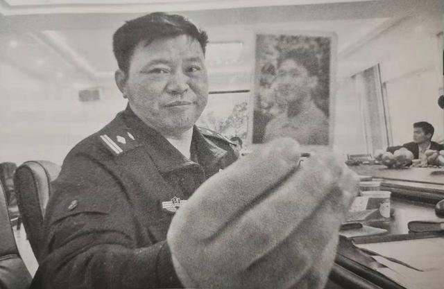 通缉犯为逃罪出家成名寺住持，一部手抄经卖50万，17年后终伏法
