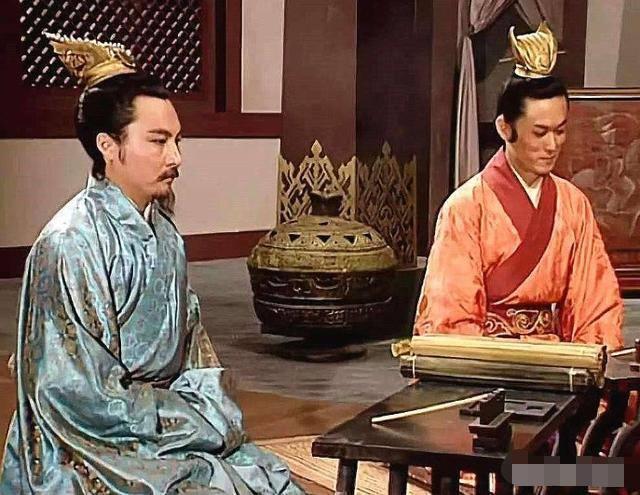 相师给曹丕@￥：能活80岁，曹丕40岁病逝前说：相师算得真准