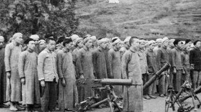 1949年，运钞机坠毁湘西，村民顿呼天降横财，谁知却是大难临头