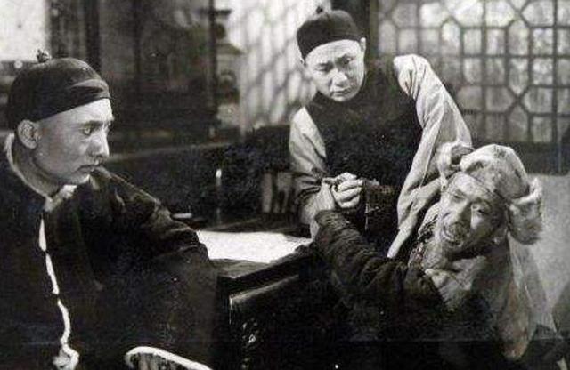 1953年，毛主席得知湖南一木匠病逝，亲自发去唁函：他曾救我一命