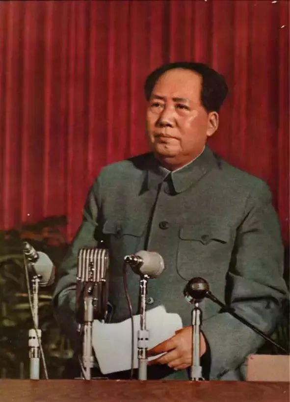 1953年，毛主席得知湖南一木匠病逝，亲自发去唁函：他曾救我一命