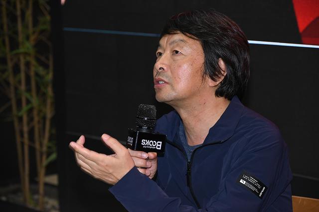 刘震云：“生活停止思考的地方，文学出现了”