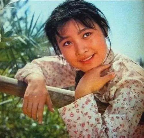 因春晚一句话，被全国观众抵制：她有多美，争议就有多大