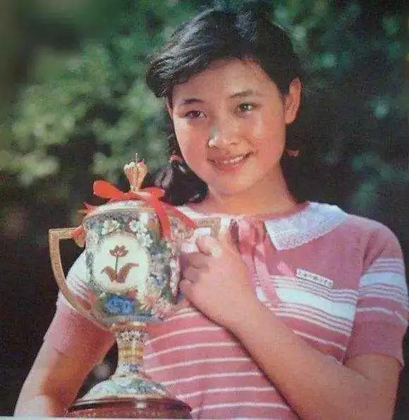 因春晚一句话，被全国观众抵制：她有多美，争议就有多大