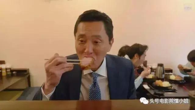 9.4分！深夜“禁播剧”归来，这个男人的嘴上功夫，看了8年也没腻