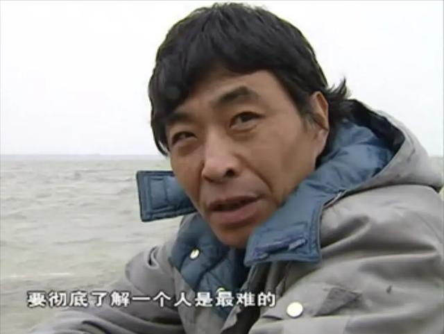 因饰演“悍匪”太逼真，他一夜爆红，演了25年坏人，今他活成暖男