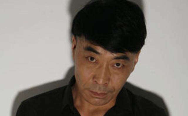 因饰演“悍匪”太逼真，他一夜爆红，演了25年坏人，今他活成暖男
