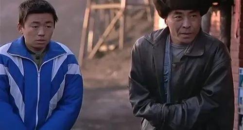 因饰演“悍匪”太逼真，他一夜爆红，演了25年坏人，今他活成暖男