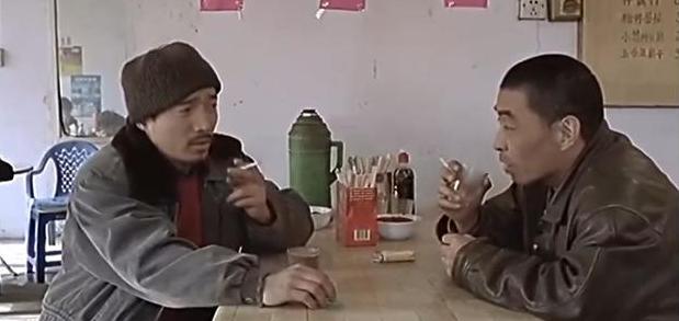 因饰演“悍匪”太逼真，他一夜爆红，演了25年坏人，今他活成暖男