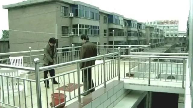 《树先生》前传，那个把王宝强捧上神坛的男人，早就站在了神坛上