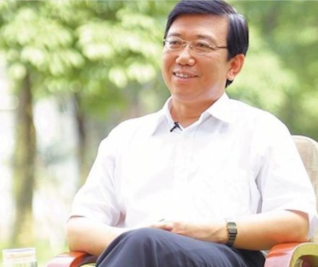 四川贪官李春城落马记——被捕时大惊失色，赶忙销毁手机里的证据