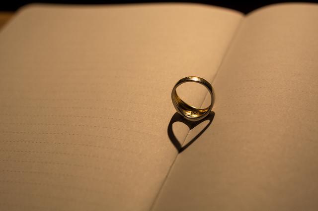 @￥大师说，我这一生会娶两个老婆，我当真了……