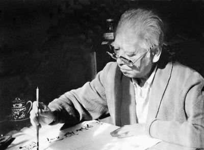 作家“二月河”成名坎坷路：曾因用公家稿纸写小说被批