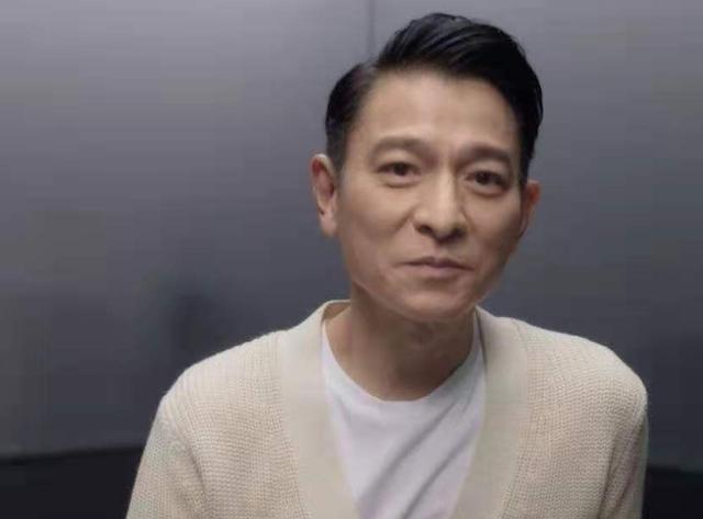 这个努力的男人能红40年，娱乐圈谁都挡不住